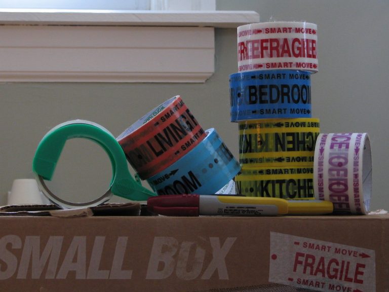 Expert Tips on Labeling and Organizing Your Moving Boxes